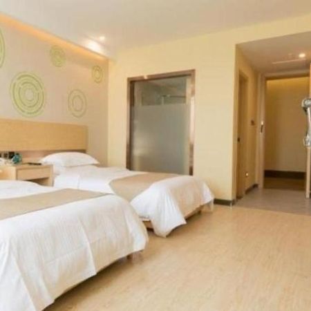 Greentree Inn Suzhou Taicang City Liuhe Town Tinghai Road Express Hotel Extérieur photo